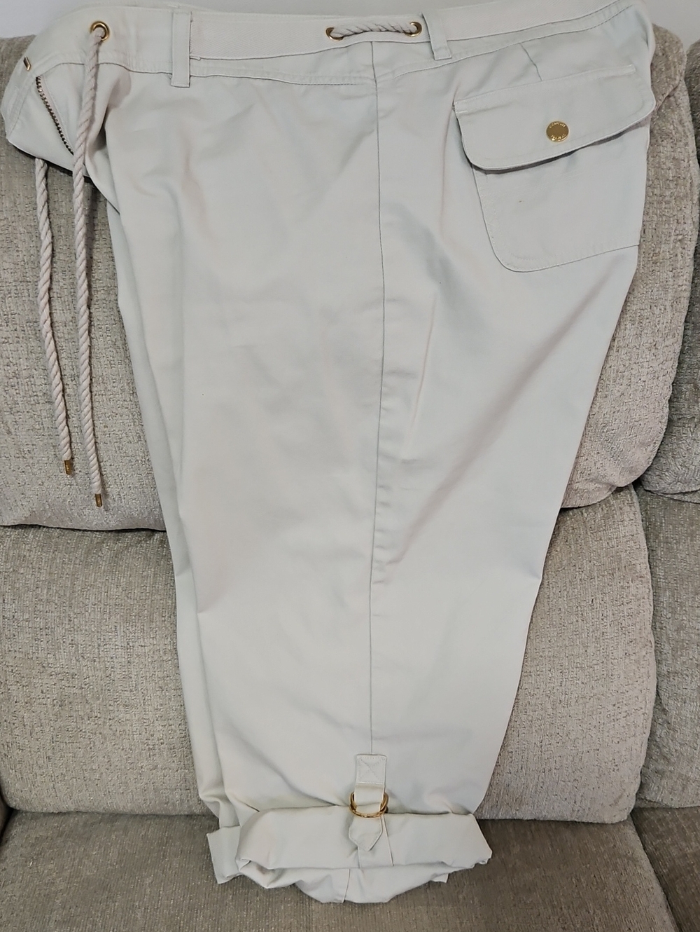 Jones New York Cream Capri Cargo Pants with Gold Hardware